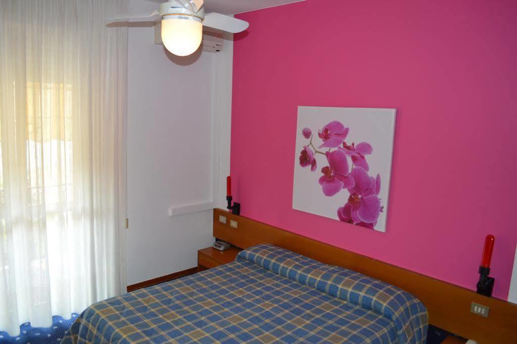 Hotel Azzurra Sirmione Extérieur photo