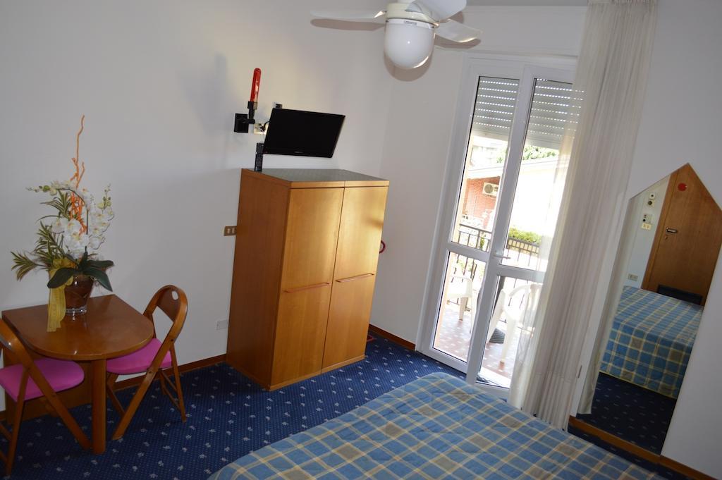 Hotel Azzurra Sirmione Chambre photo